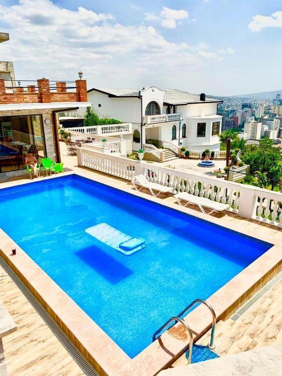The Hilltop Skyline Hotel Tbilisi ภายนอก รูปภาพ