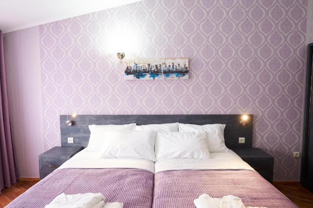 The Hilltop Skyline Hotel Tbilisi ภายนอก รูปภาพ