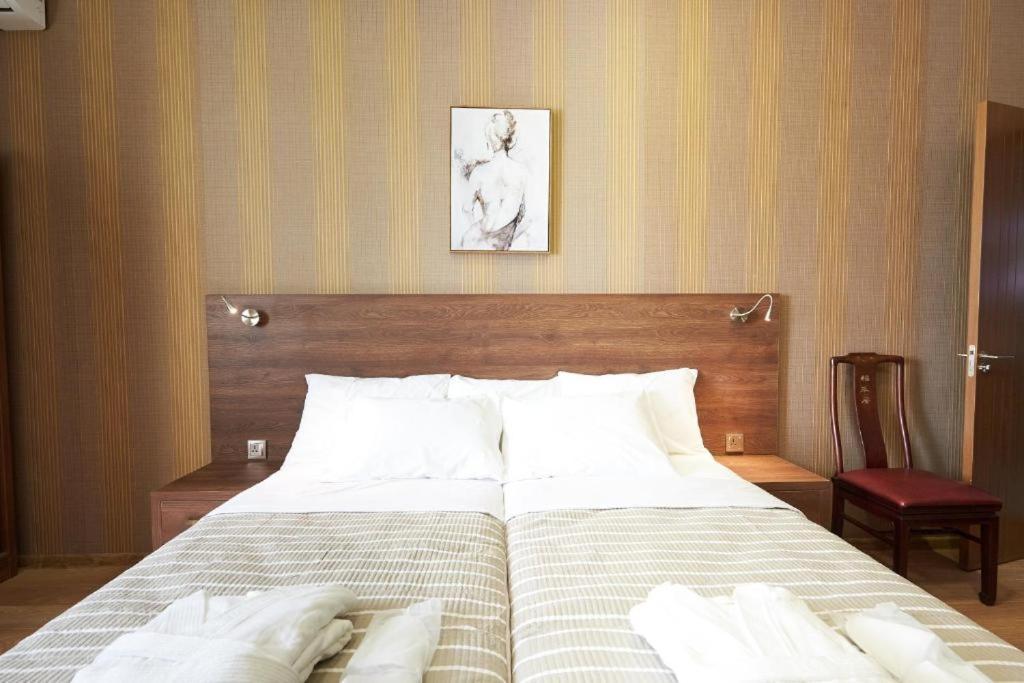 The Hilltop Skyline Hotel Tbilisi ภายนอก รูปภาพ