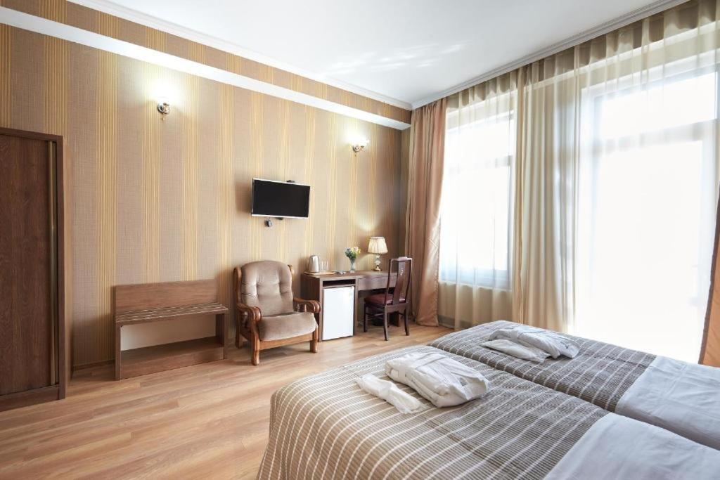 The Hilltop Skyline Hotel Tbilisi ภายนอก รูปภาพ