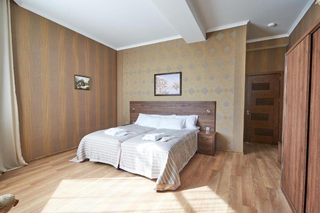 The Hilltop Skyline Hotel Tbilisi ภายนอก รูปภาพ