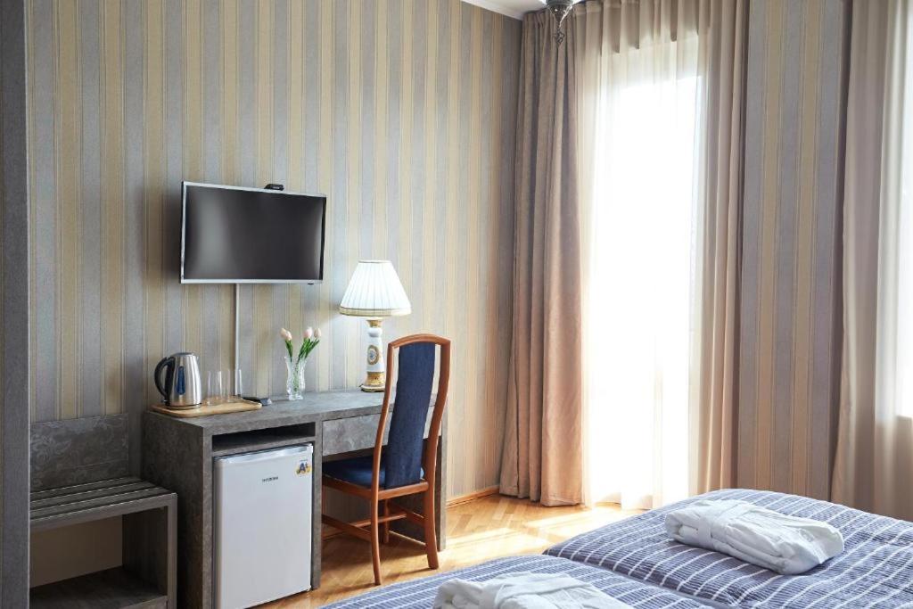 The Hilltop Skyline Hotel Tbilisi ภายนอก รูปภาพ