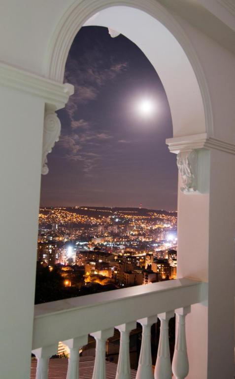 The Hilltop Skyline Hotel Tbilisi ภายนอก รูปภาพ